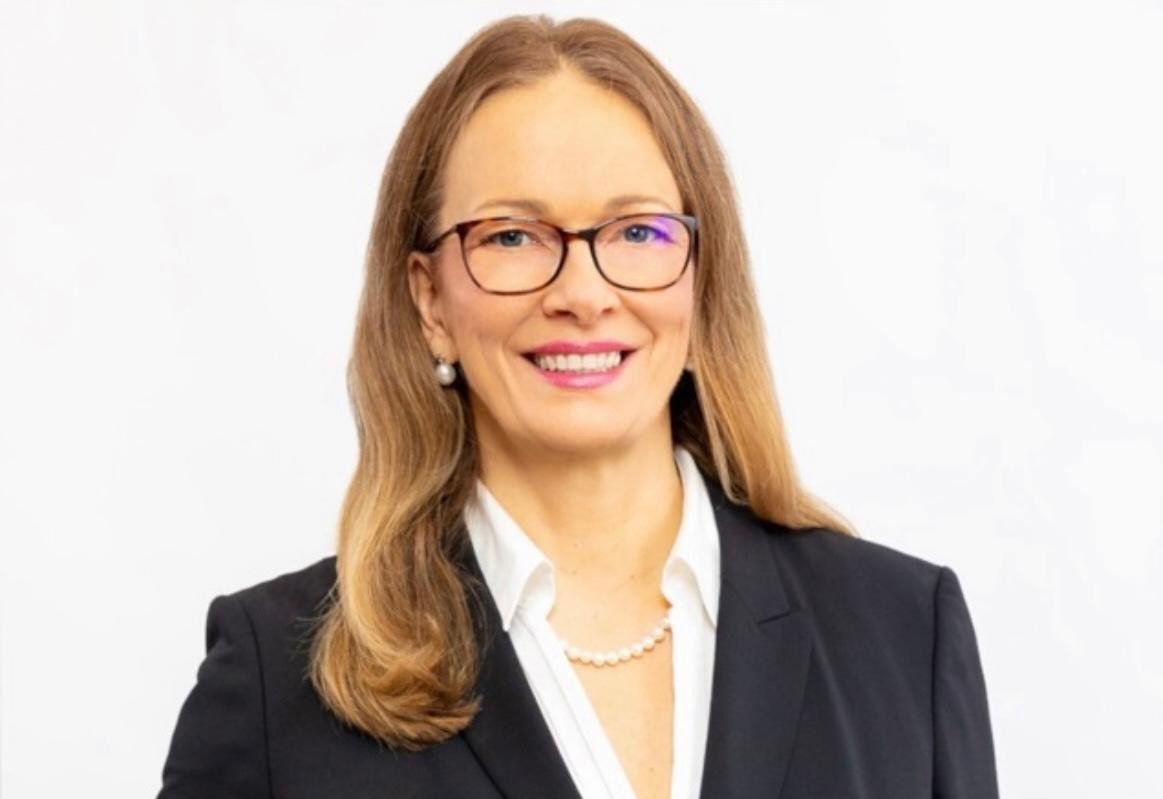 Paar vertraut auf Immobilienmakler